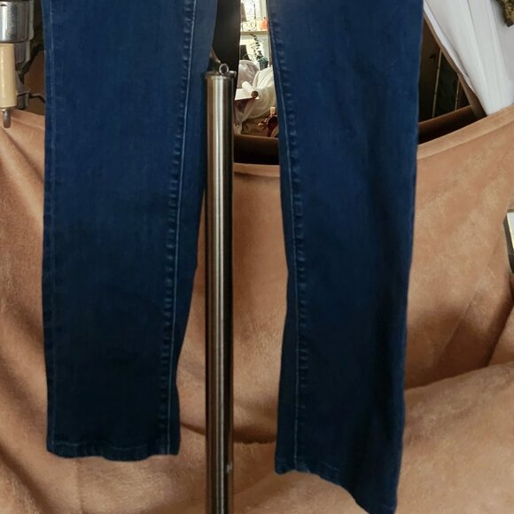 Indigo colour Eddie Bauer super comfy hi quality denim Sz 10 - Picture 2 of 9